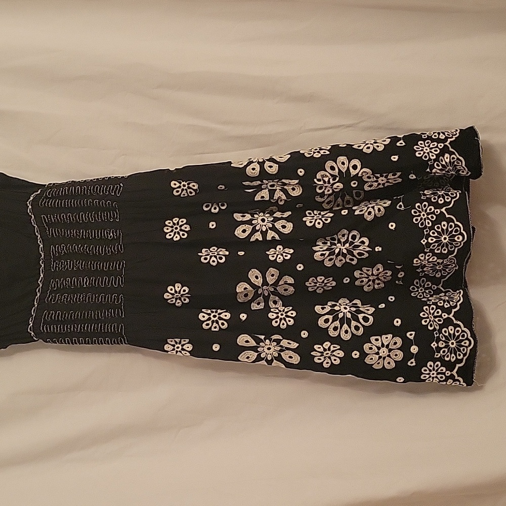 STUDIO M DRESS - Picture 2 of 5
